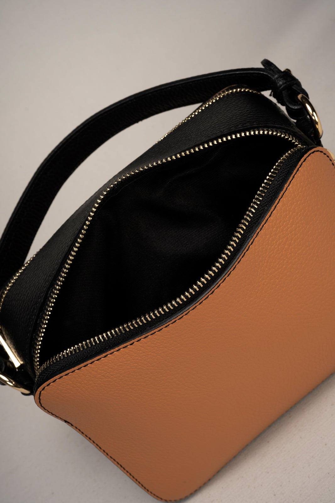 Anna Cognac+Black