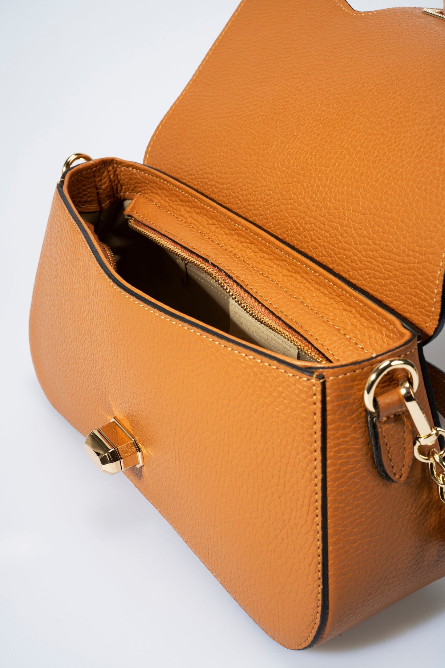 Kaela Cognac